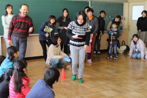 子どもが考えた遊びを、大人が楽しんで挑戦